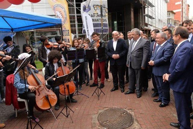 Kütahya’da Şed Kuşanma Töreni Ve Mesleki Eğitim Fuarı