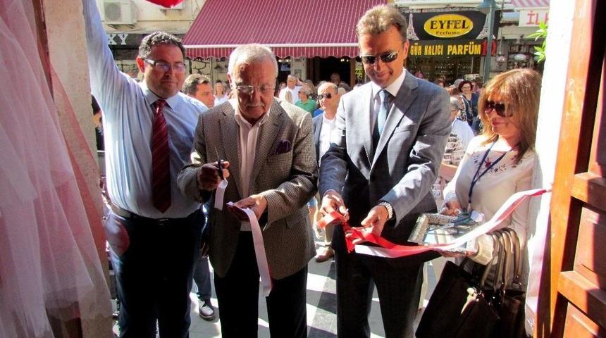 &Ccedil;eşme&rsquo;de Halk Eğitim Sergisi