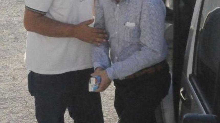 Fet&ouml;'den Yargılanan Eski Rekt&ouml;r, Yeni Rekt&ouml;r&uuml; Su&ccedil;ladı