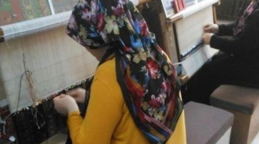 İzmek&rsquo;te İpek Halı Dokumacılığı Kursu