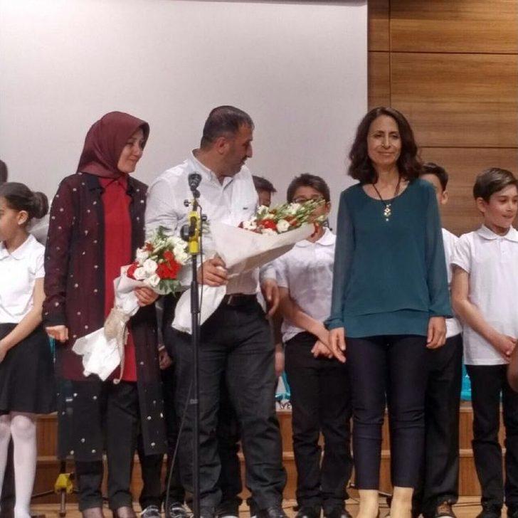 Küçük Şairlere Büyük Alkış G1