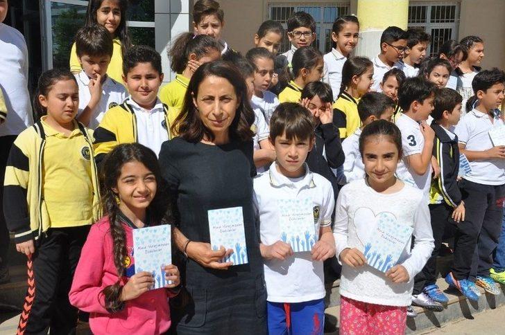 Küçük Şairlere Büyük Alkış G3