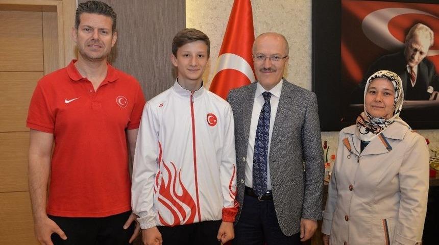 Balıkesirli Sporcu D&uuml;nya İkincisi Oldu