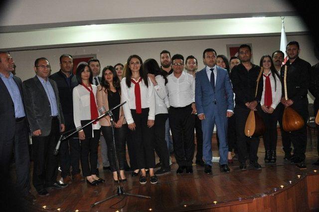 Öğretmenlerden Türk Halk Müziği Konseri