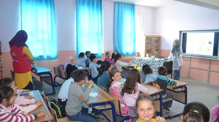 Afyonkarahisar Gen&ccedil;lik Merkezi Salar İlkokulu&rsquo;nda &Ouml;ğrencilerle Bir Araya Geldi