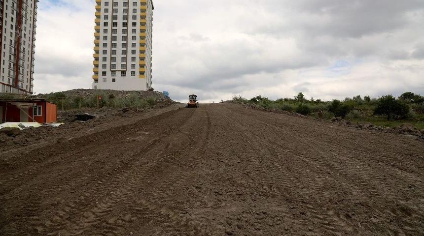 Mevlana Mahallesi&rsquo;ne Yeni A&ccedil;ılan Bağlantı Yolu Asfaltlanıyor