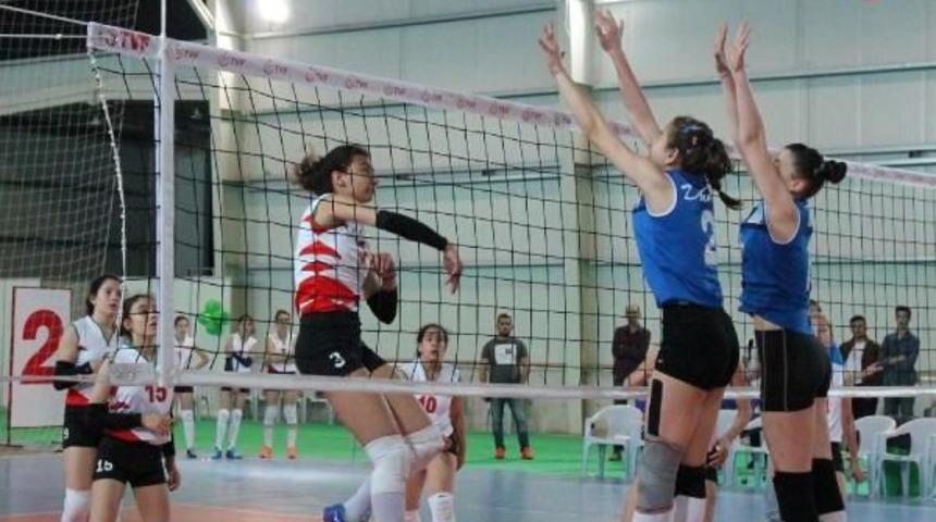 Voleybol Festivalı Bursa'da Start Aldı