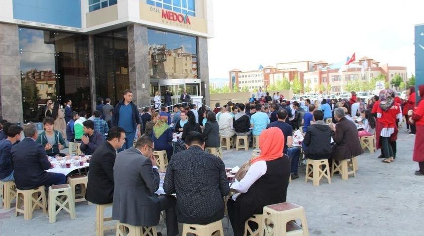 Medova Hastanesi 1. Yılını Kutluyor