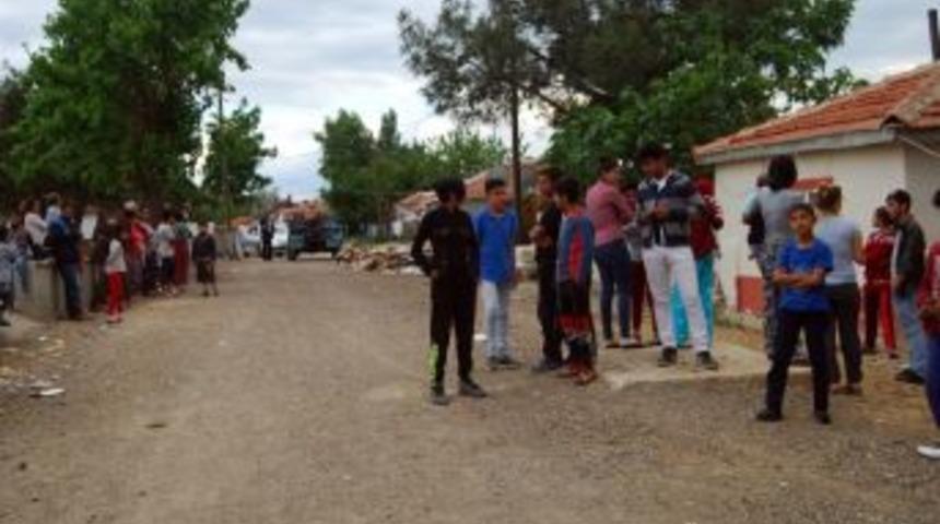 Motosikletin &Ccedil;arptığı 4 Yaşındaki &Ccedil;ocuk Yaralandı