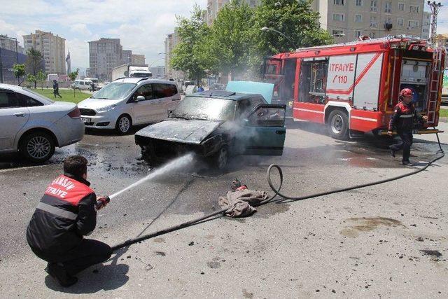 Seyir Halindeki Otomobilde Yangın Çıktı