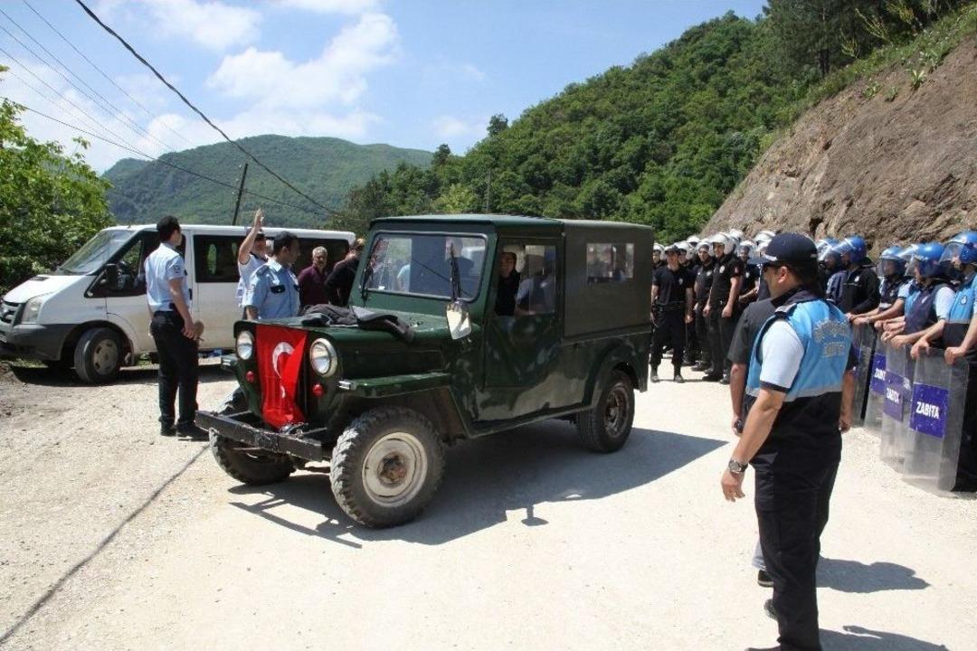 Ka&ccedil;ak Bungalov Evlerinin Yıkımında Gerginlik