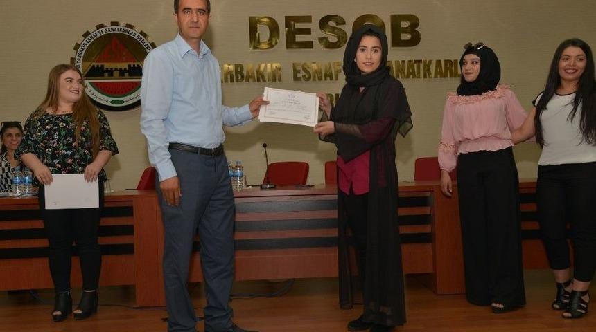 Tekstil Eğitimini Tamamlayan 150 Kadına Sertifika Verildi