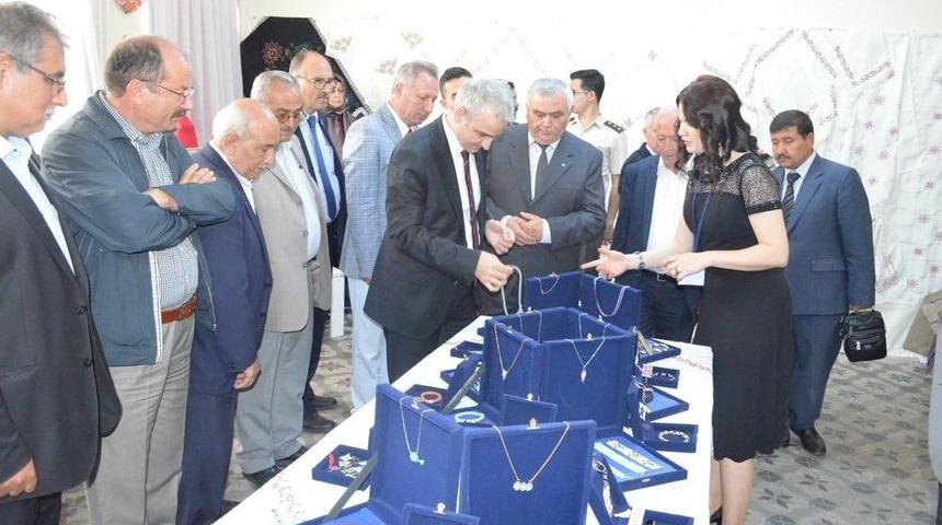 Yıl Boyunca Yapılan Eserler G&ouml;r&uuml;c&uuml;ye &Ccedil;ıktı