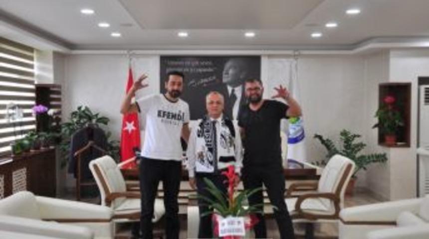 Fenerbahçeli Başkana Beşiktaş Atkısı