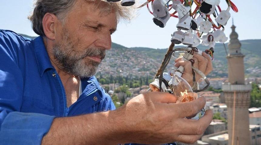 Tarihi Ulucami&rsquo;ye Mahyalar Asılıyor