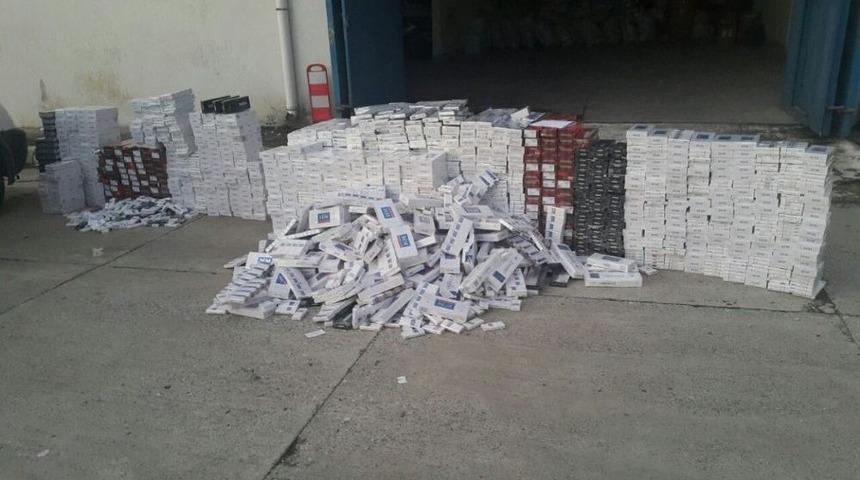 Ka&ccedil;ak Sigara Zulaları Polisi Bile Şaşkına &Ccedil;evirdi