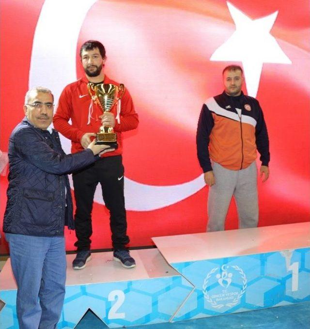 Yüreğir Belediyesi Güreş Takımı Çeyrek Finalde