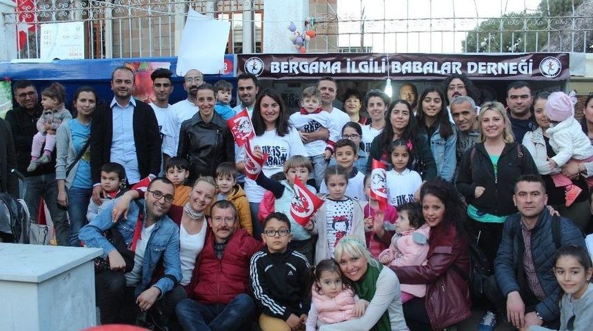 Bergama&rsquo;nın İlgili Babaları Uluslararası Bergama Kermesinin G&ouml;zbebeği Oldu