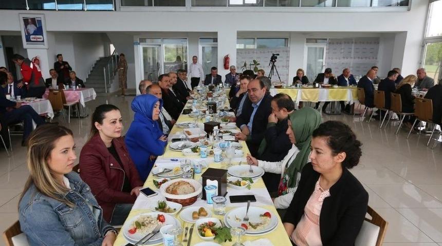 Başkan Yılmaz Mahalle Muhtarlarıyla Buluştu