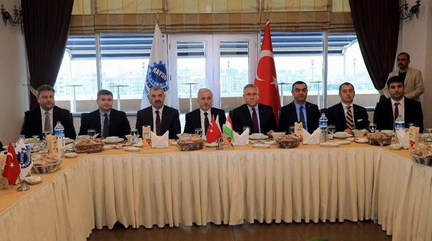 Macaristan B&uuml;y&uuml;kel&ccedil;isi İle Kayso &Uuml;yeleri Yemekte Bir Araya Geldi