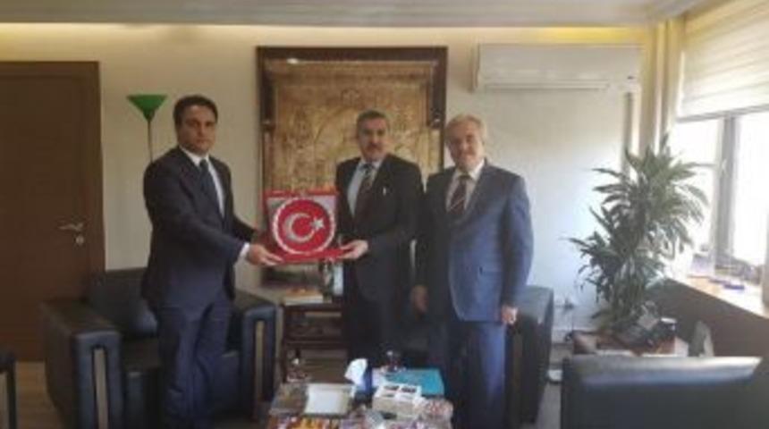 &Ccedil;aldıran&rsquo;da K&uuml;lt&uuml;r Merkezi Ve K&uuml;t&uuml;phane Girişimi