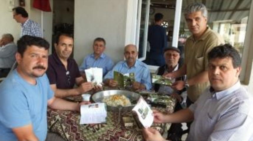 Burhaniyeli &Ccedil;ift&ccedil;ilere Broş&uuml;r Dağıtıldı