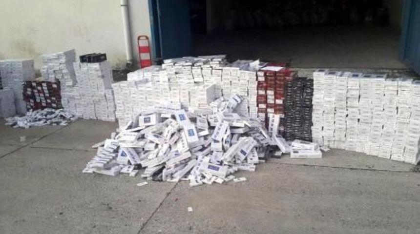 Mersin'de Iki Ara&ccedil;ta Ka&ccedil;ak Sigara Ele Ge&ccedil;irildi