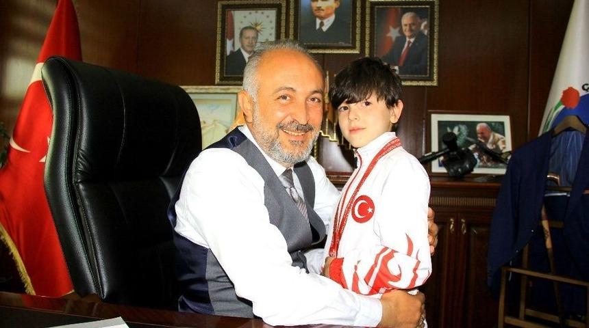 Muhammed &Ccedil;iftlikk&ouml;y&rsquo;&uuml;n Gururu Oldu