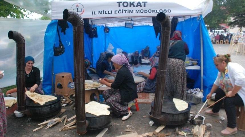 Engelli &Ccedil;ocukları İ&ccedil;in Sac Başına Ge&ccedil;tiler