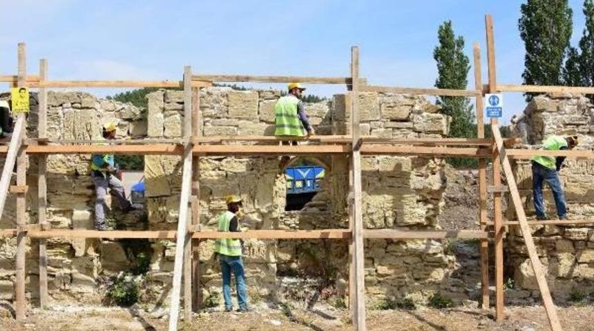 Tarihi Bigalı Kalesi'nde Restorasyon
