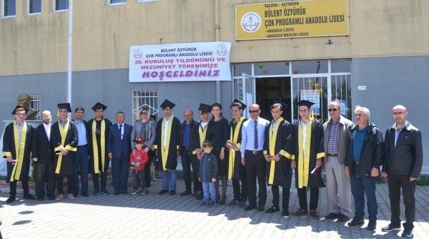 Altınova &Ccedil;pl 20 Yaşında