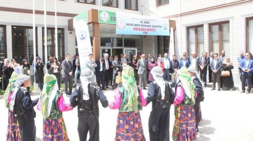 Edremit&rsquo;te Yılsonu Sergisi