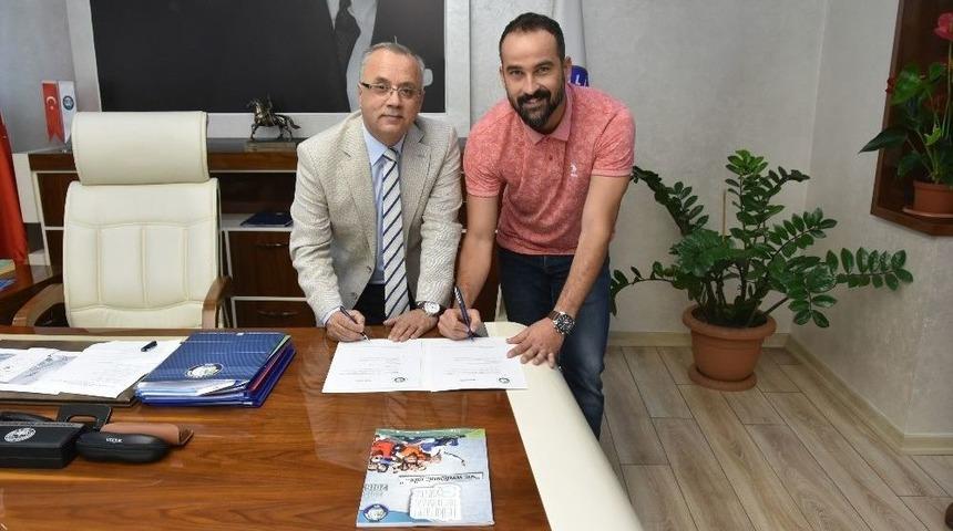 Salihli Belediyespor&rsquo;da Bora Şensoy İmzayı Attı