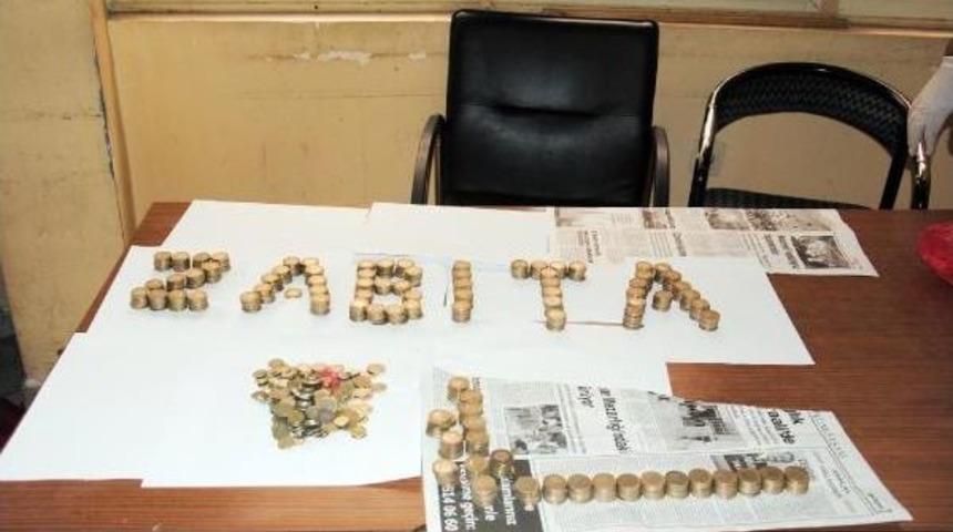 Dilencinin &Uuml;st&uuml;nden Bir G&uuml;nl&uuml;k Hasilatı 880 Lira &Ccedil;ıktı