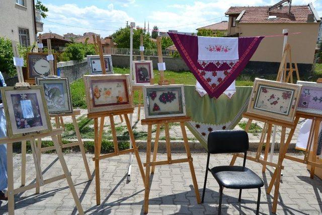 Kulu Hem Ve Akşam Sanat Okulu Yılsonu Sergisi Törenle Açıldı