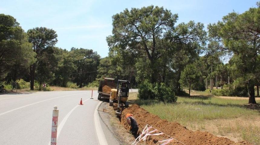 Manavgat&rsquo;ın Acısu Caddesi Işıklandırılıyor
