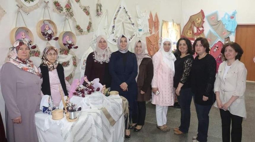 İn&ouml;n&uuml;&rsquo;de 790 Kursiyerin El Emekleri Beğeniye Sunuldu