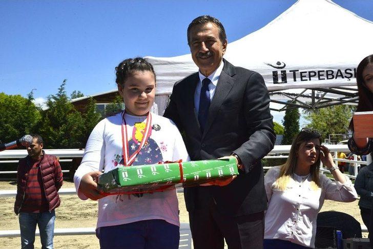 Çocuklar Hayvan Sevgisini Resmetti G1