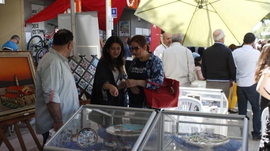 Busmek Vatandaşları Sanatla Buluşturuyor