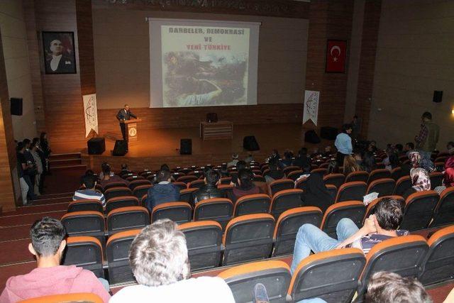 Erciyes Üniversitesinde ‘darbeler Ve Yeni Türkiye’ Konferansı