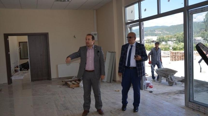 Yeni Belediye Binası Ve K&uuml;lt&uuml;r Merkezi G&uuml;n Sayıyor