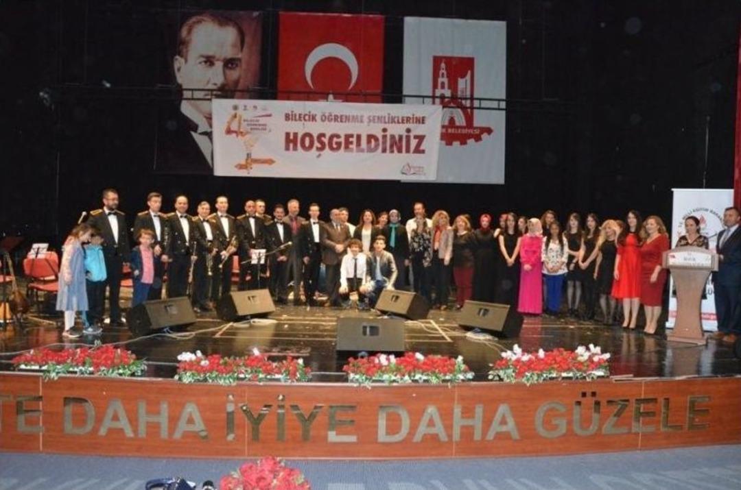 Bilecik 2. &Ouml;ğrenme Şenliğinde Kapsamında &ldquo;konser Gecesi&rdquo; D&uuml;zenlendi