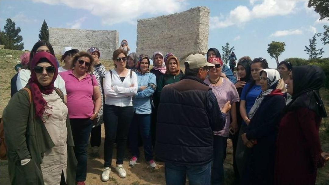G&uuml;l&uuml;&ccedil;l&uuml; Kadınlar &Ccedil;anakkale&rsquo;yi Gezdi