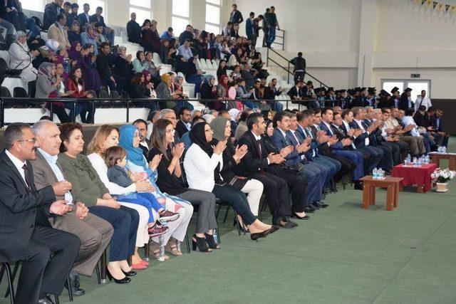 Arapgir Meslek Yüksekokulu’nda Mezuniyet Töreni Yapıldı