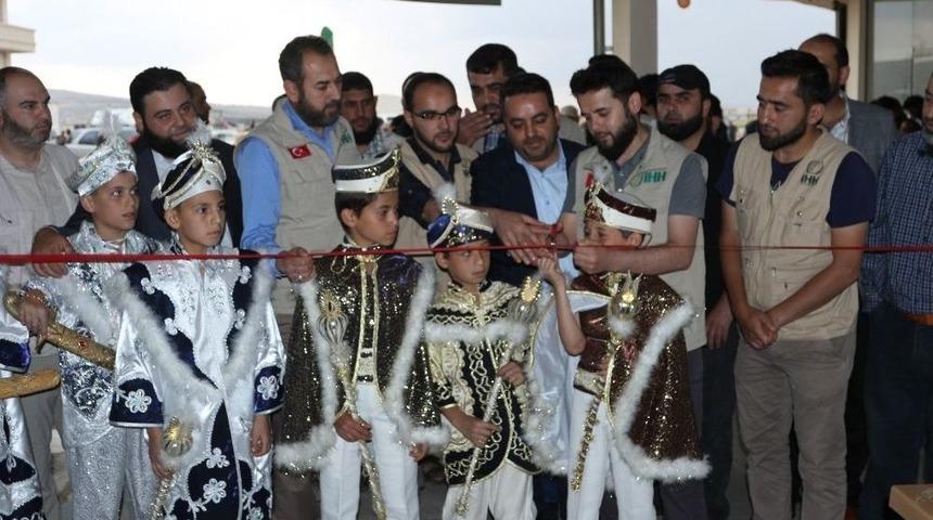 İhh&rsquo;dan Suriyelilere Hayır Mağazaları