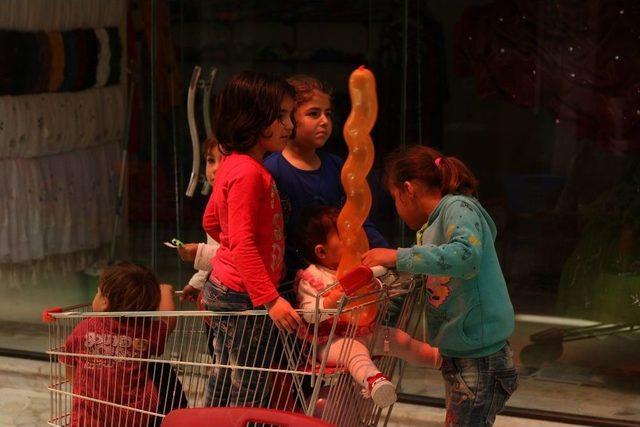 İhh’dan Suriyelilere Hayır Mağazaları