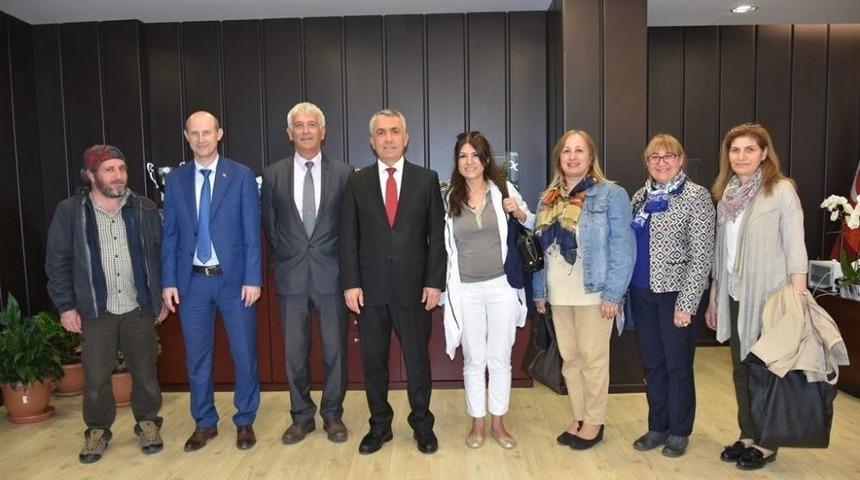 Fransız Eğitim Ataşesi Om&uuml;&rsquo;de