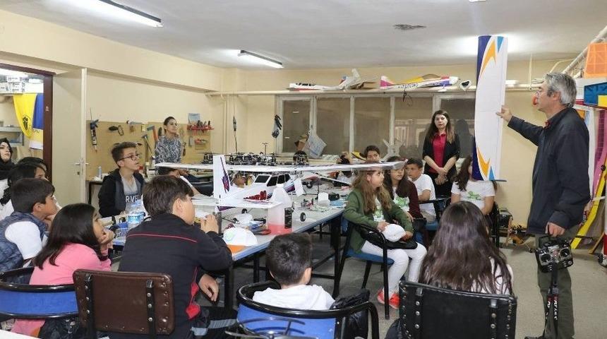 Model U&ccedil;aklar Minik &Ouml;ğrencilere Anlatıldı