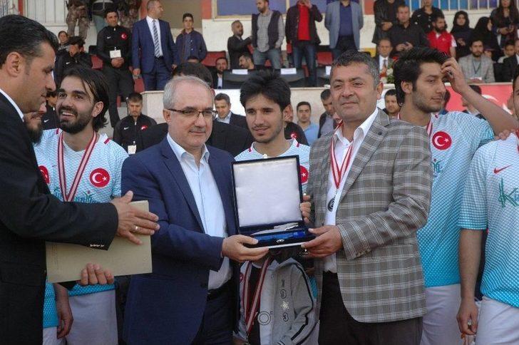 Milli Sporcu Selçuk İnan Ve Sanatçı Murat Kekilli Van’da G5