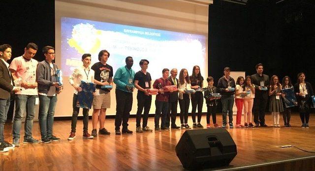 Bayrampaşa’nın Genç Kaşifleri Ödüllerini Aldı